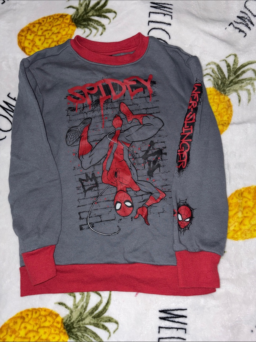 Spiderman kids sweater size small